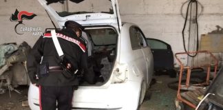 Giugliano, auto rubate e cannibalizzate: 2 arresti