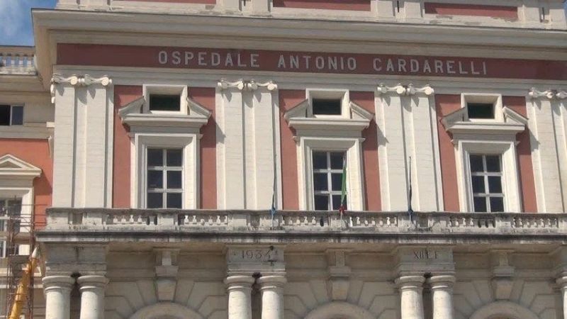 Ospedale Cardarelli, danneggia pronto soccorso: arrestata