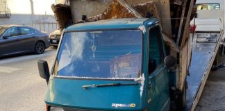 Qualiano, in giro su "tre ruote" con targa fatta in casa