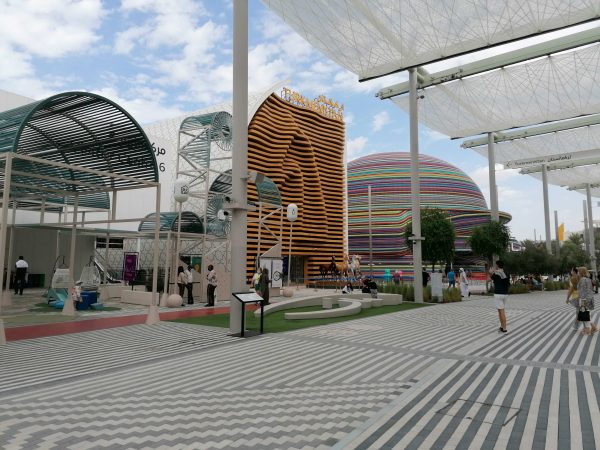 Viaggio a Dubai: cosa vedere, come muoversi e spettacoli straordinari da non perdere Viaggio a Dubai: cosa vedere, come muoversi e spettacoli straordinari da non perdere