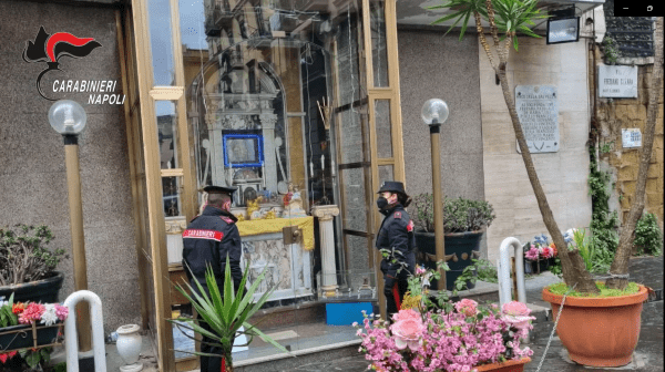 Napoli: Carabinieri sequestrano 11 altarini riconducibili alla Camorra