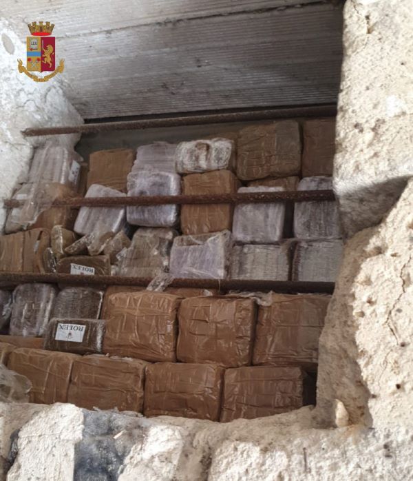 Marano, sequestrati oltre 100 kg di droga: 2 arresti