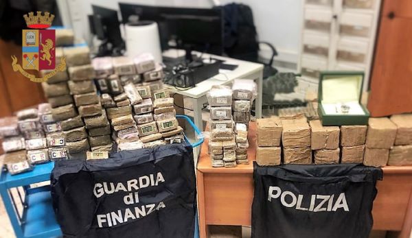 Marano, sequestrati oltre 100 kg di droga: 2 arresti