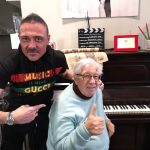 Peppino Di Capri si ferma da Ieri, Oggi, Domani e la tavola si tinge di canzoni