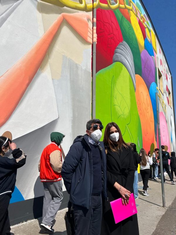 Fuorigrotta, inaugurato murale anti-smog alla Silio Italico