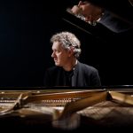 Associazione Scarlatti, in concerto il pianista Andrea Lucchesini e il musicologo Giovanni Bietti 