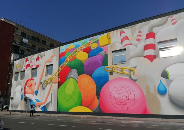 Fuorigrotta, inaugurato murale anti-smog alla Silio Italico