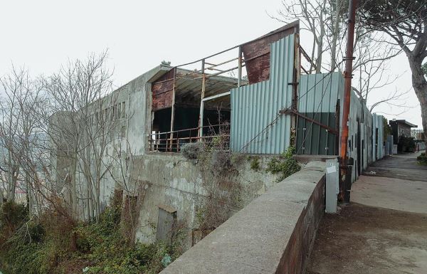 Posillipo, la ex funivia riapre dopo 30 anni: diventerà un ristorante con vista sul mare