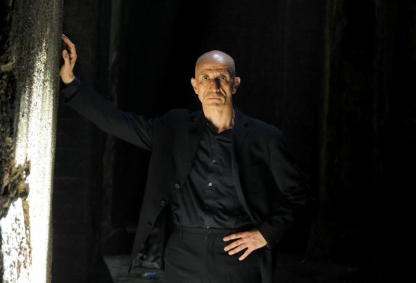 Teatro Nuovo di Napoli: Peppe Servillo ne “Il resto della settimana”