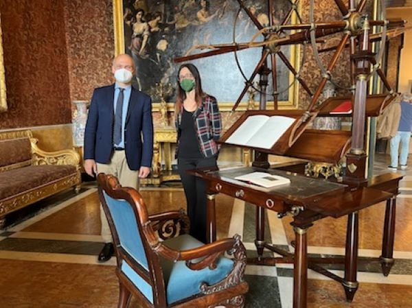 Giornata mondiale del Libro: a Palazzo Reale il Leggio restaurato della regina Maria Carolina
