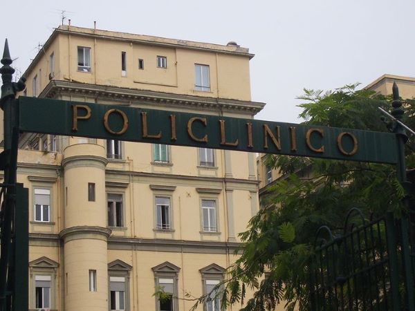 Policlinico Vanvitelli, interventi per scoliosi in età pediatrica: pazienti dimessi in pochi giorni