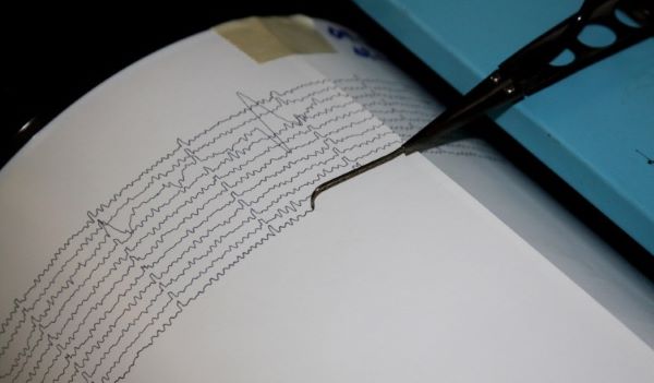 Campi Flegrei da 2anews.it Campi Flegrei dopo la notte di paura la terra non smette di tremare scosse anche in mattinata