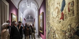 Ho ricevuto oggi 5 febbraio i prodotti che non sono conformi all'acquisto. Intendo inviare indietro il pacco e ricevere il rimborso di 50 euro pagati in contrassegno previa avviare segnalazione e denuncia alla polizia postale e guardia di finanza. Attendo urgenti indicazioni in merito.