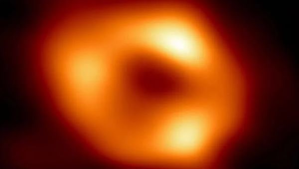 Procida 2022: la scienziata dei buchi neri inaugura gli “Esercizi sul futuro” Procida 2022: la scienziata dei buchi neri inaugura gli “Esercizi sul futuro”