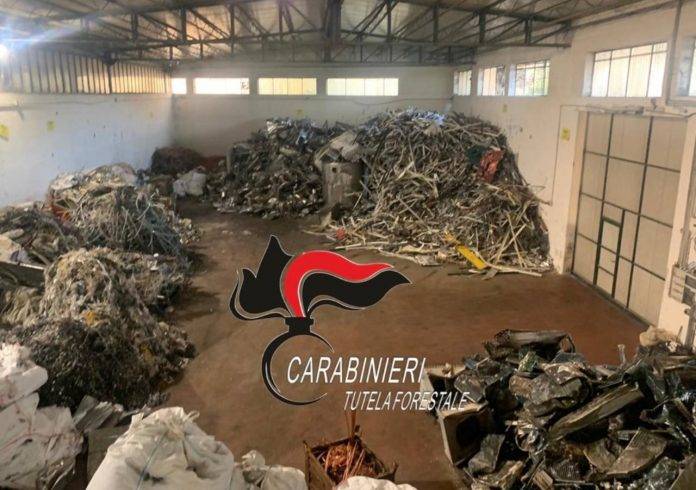 Caivano, simulavano azioni di recupero ferro mai effettuate: 3 persone denunciate Caivano, simulavano azioni di recupero ferro mai effettuate: 3 persone denunciate