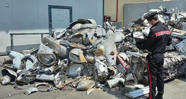 Caivano, gestione illecita dei rifiuti: 3 denunce