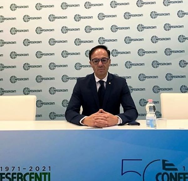 Confesercenti Campania: “Reddito di cittadinanza è un problema: mancano i lavoratori” Confesercenti Campania: “Reddito di cittadinanza è un problema: mancano i lavoratori”