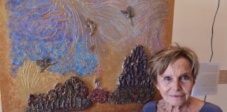 Carla Castaldo con i suoi "Frammenti d'Oro" al Castel dell'Ovo