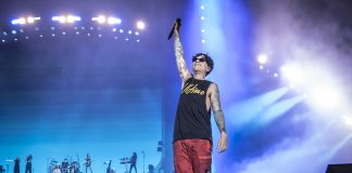 Ultimo in concerto al Maradona, vietata la vendita di bevande in contenitori di vetro