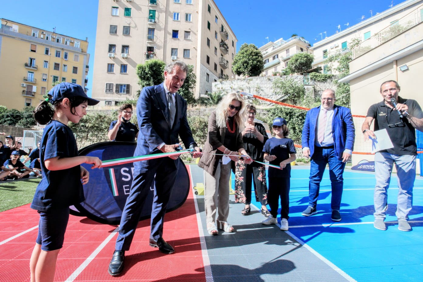 Inaugurate due palestre a Napoli. Vito Cozzoli: "Sport diritto di tutti i cittadini"