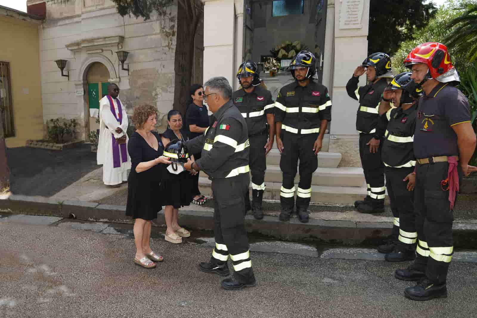Cerimonia dedicata al vigile del fuoco Carlo La Catena vittima della strage di via Palestro