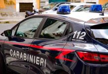 Portici, 15enne aggredisce i genitori armato di ascia