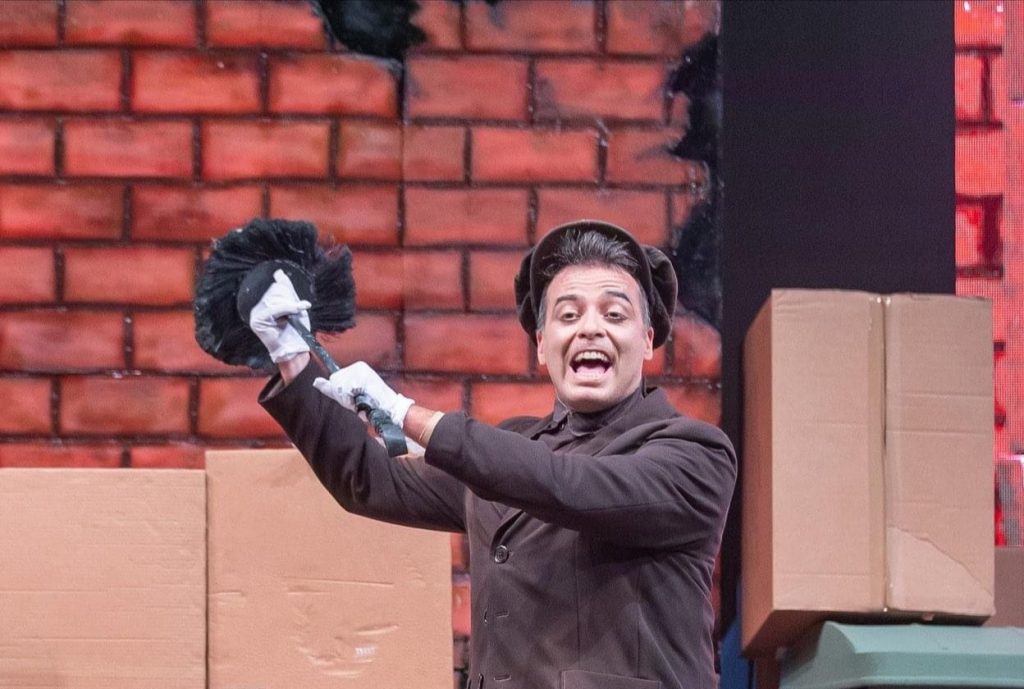 Il trasformista Luca Lombardo continua il suo tour passando per il Premio Charlot