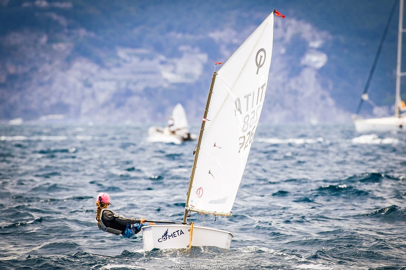 A Salerno il maltempo non ferma i campionati giovanili di vela
