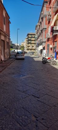 Fuorigrotta, rimosse 10 carcasse di veicoli abbandonati. Sangiovanni: "Continua cambiamento città"