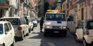 Fuorigrotta, rimosse 10 carcasse di veicoli abbandonati