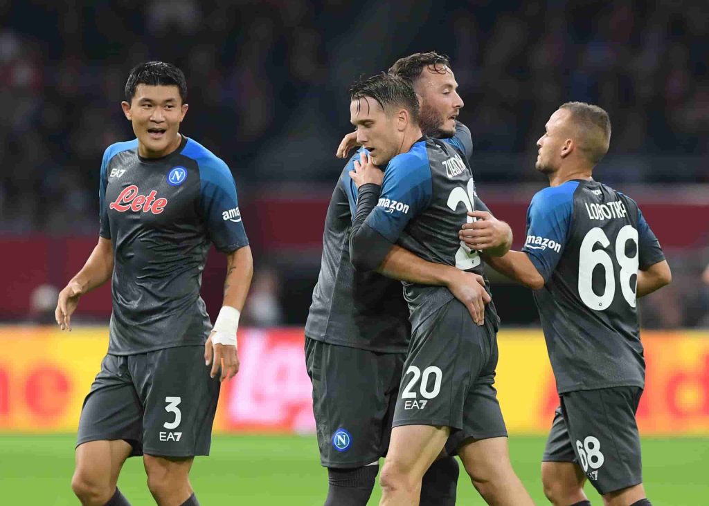 Champions League: il Calcio Napoli demolisce anche l'Ajax. 6-1 ad Amsterdam