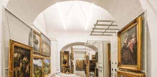 Palazzo Reale, due visite guidate nei depositi e apertura serale a 2 euro