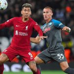 Calcio Napoli sconfitto a Liverpool 2-0 ma vince il girone di Champions