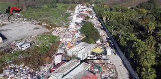 Campo rom di Giugliano, sequestri e denunce