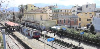 Pompei, deraglia treno della Circumvesuviana