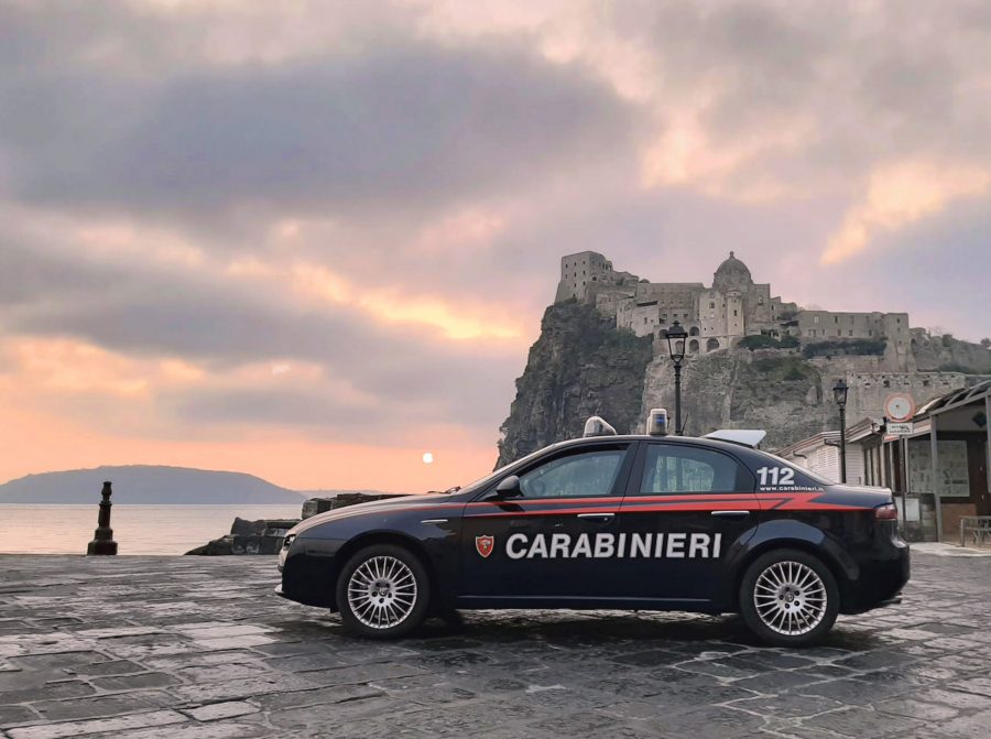 Ischia, tentano truffa ad anziana: bloccati e denunciati Ischia, tentano truffa ad anziana: bloccati e denunciati