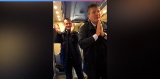 Eav, capotreno va in pensione e saluta i viaggiatori - VIDEO