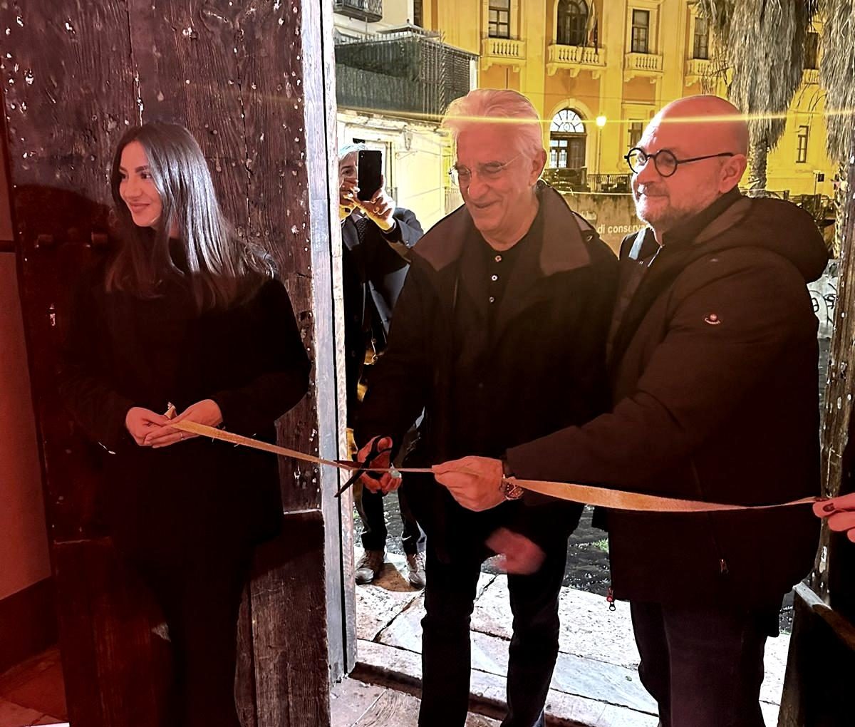 Il sindaco Napoli e il presidente del consiglio comunale Loffredo hanno inaugurato Klimt a Salerno
