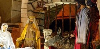 Presepe rubato in chiesa a Napoli: ladro fermato da prete