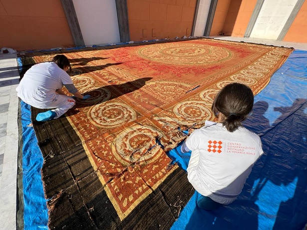 Palazzo Reale di Napoli, ritornano i preziosi tappeti nell’Appartamento Storico Palazzo Reale di Napoli, ritornano i preziosi tappeti nell’Appartamento Storico