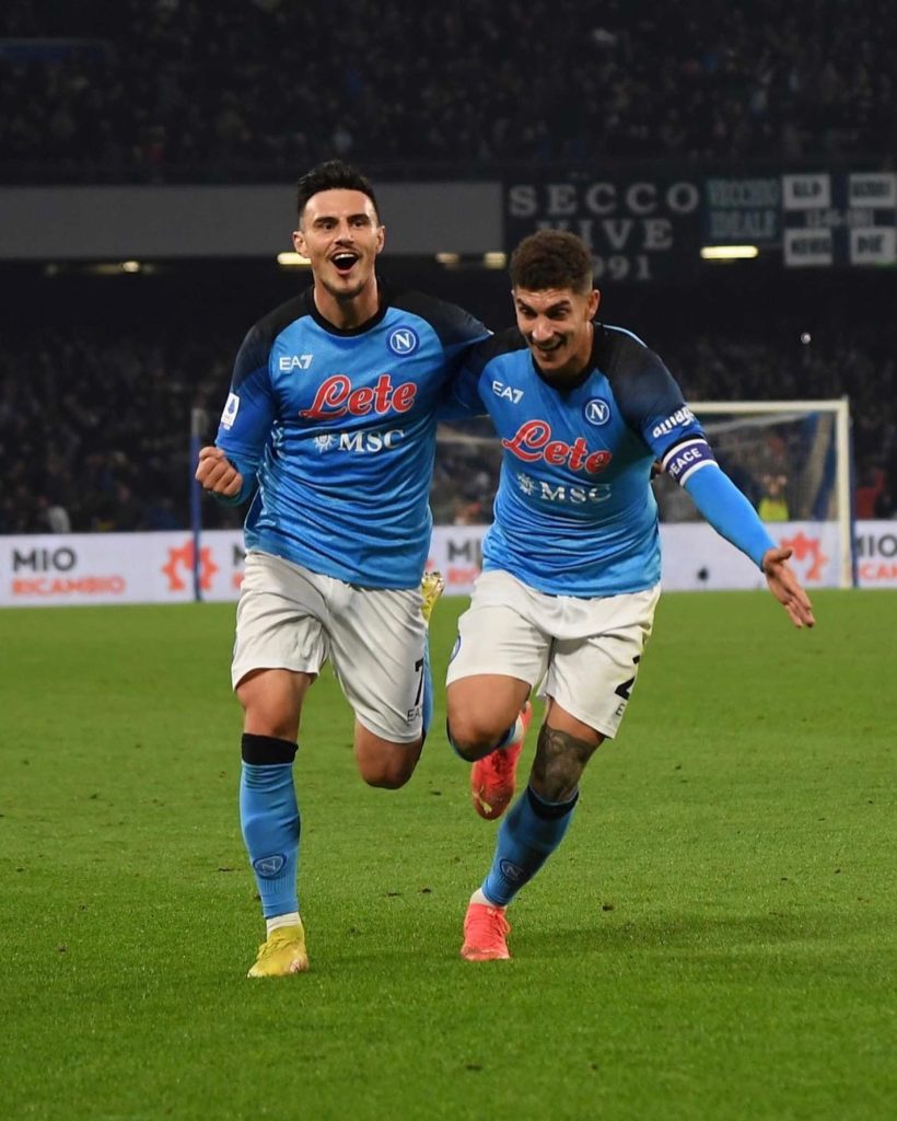 Lezione di calcio alla Juventus: 5-1. Stadio Maradona in delirio Lezione di calcio alla Juventus: 5-1. Stadio Maradona in delirio
