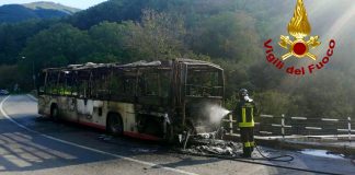 Avellino, bus Air in fiamme: terrore a bordo