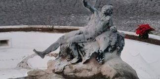 Ercolano, vandalizzata fontana da poco restaurata