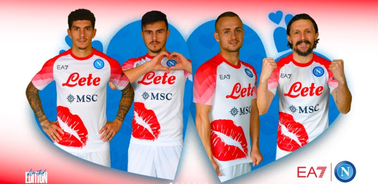 Calcio Napoli, lanciata la maglia di San Valentino