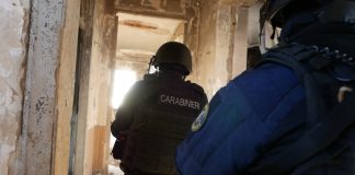Torre Annunziata, 17 misure per spaccio ed estorsione