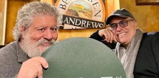 Lello Arena ed Enzo De Caro celebrano Troisi con un'accademia artistica