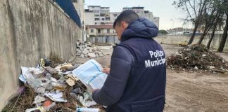 Scampia, scoperta discarica di documenti nel campo nomadi