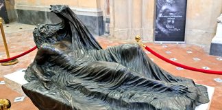 Ecco il Cristo Rivelato l'opera bronzea dello scultore Domenico Sepe