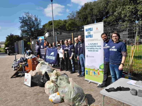A Fuorigrotta i volontari di Plastic Free per l'iniziativa "Napoli per Napoli"