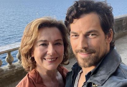 Inganno, al via le riprese della nuova serie Netflix con Giacomo Gianniotti e Monica Guerritore Inganno, al via le riprese della nuova serie Netflix con Giacomo Gianniotti e Monica Guerritore